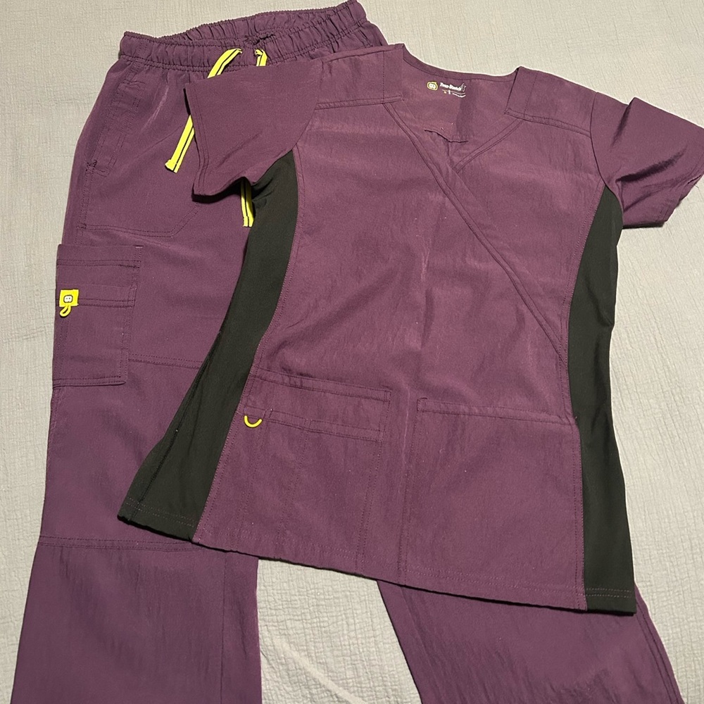 Wonderwink purple and black scrubs